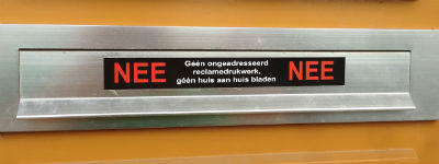 Amsterdam wint rechtszaak JA/JA-sticker van folderaars