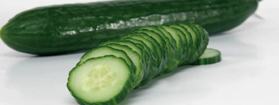 Verpakkings-onderzoek: consument kiest liever komkommer zonder plastic