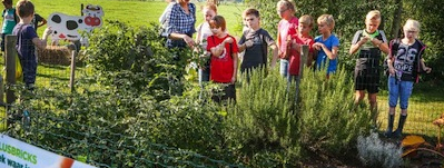 Plus bouwt aan voedseleducatie met PlusBricks boerenbedrijf