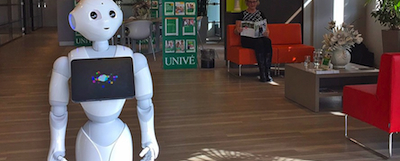 Univé start test robot in winkels
