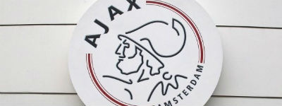 Aegon half jaar langer hoofdsponsor Ajax