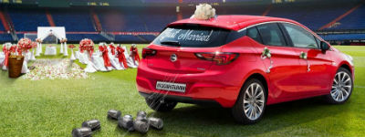 Opel en Feyenoord verloten huwelijk op middenstip Kuip