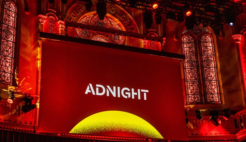 Adnight 2024 brengt 12 uur lang creativiteit, inspiratie en feest in Amsterdam