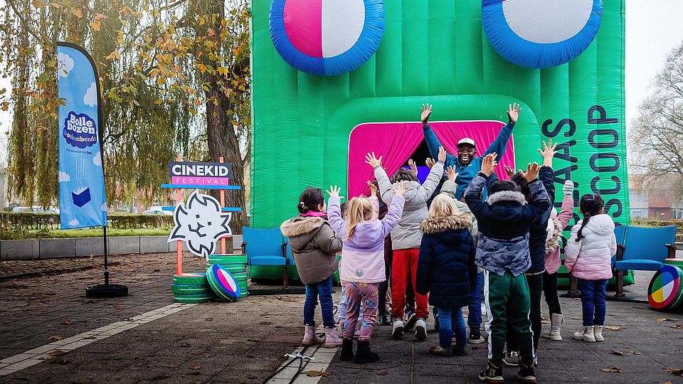 Opblaasbare bioscoop Cinekid maakt rondreis door Nederland