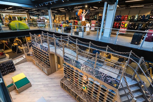 Samenpersen Discrepantie enthousiast Bever opent mega-omnichannel-winkel in Rotterdam | MarketingTribune Food en  Retail