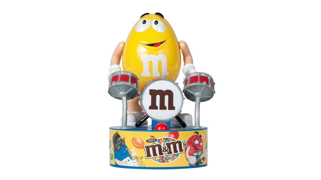 M&M'S USA - The newest addition to the crew is fitting in nicely! Tag a new  friend of yours 👇