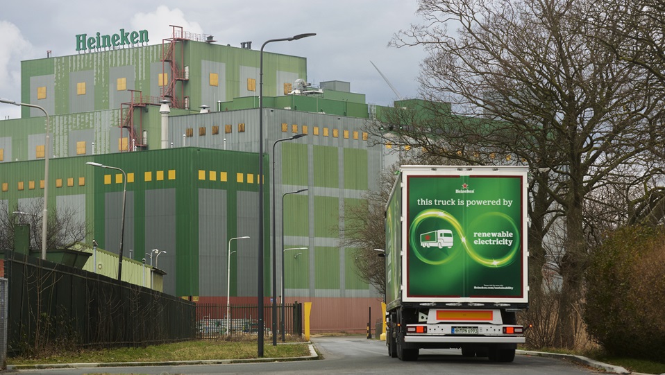 Heineken komt met eerste elektrische vrachttransport over de grens 