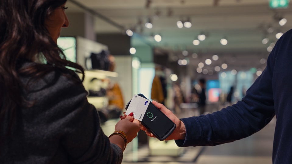 Bijenkorf en Adyen innoveren met shoppen zonder kassa