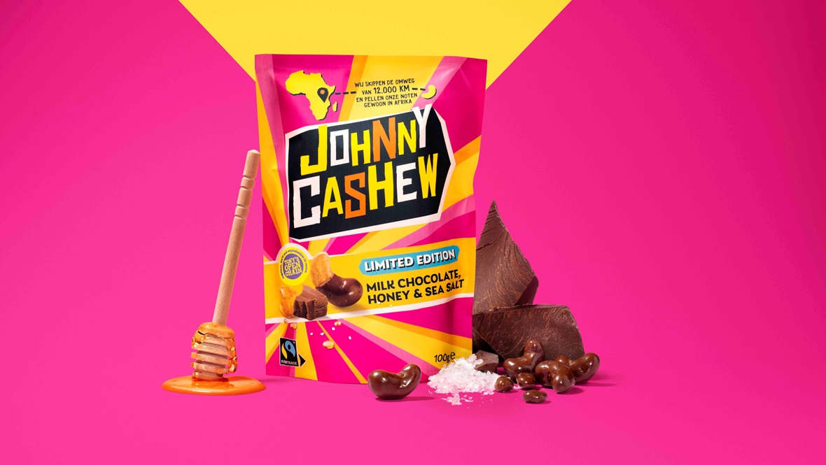 Johnny Cashew in zee met Tony's Chocolonely 