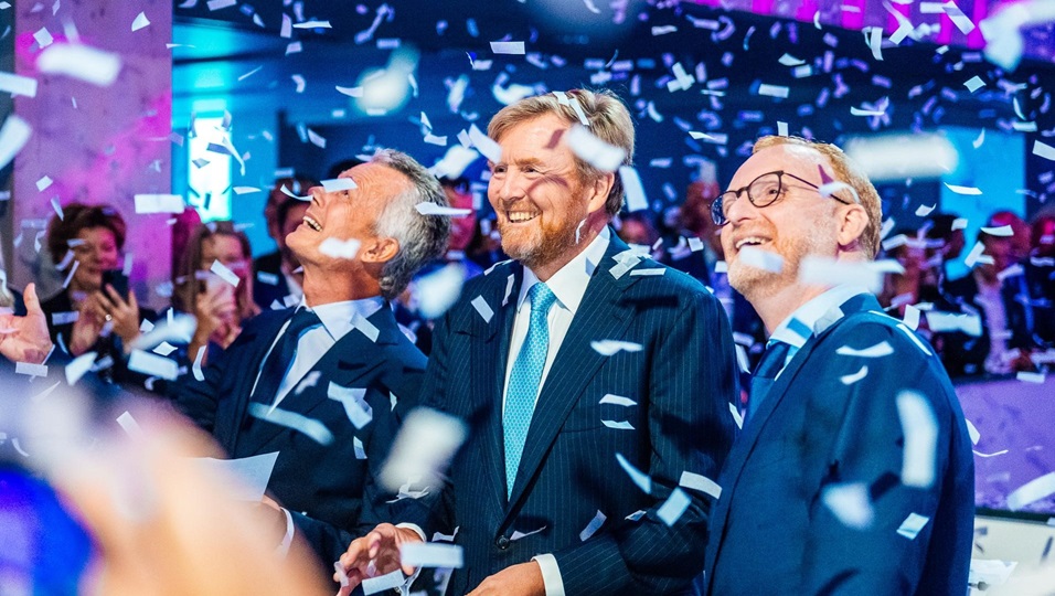 Koning opent DPG Media-kantoor Mediavaert in Amsterdam