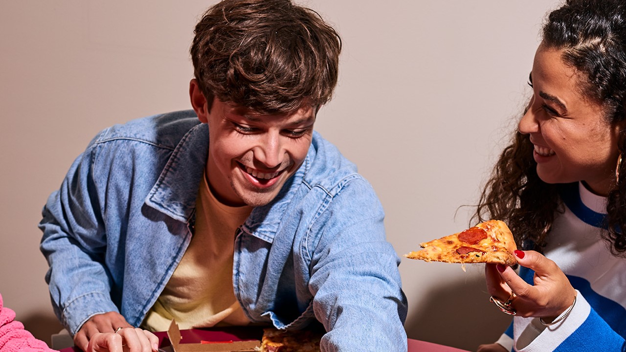 IPG Mediabrands wint Domino's account