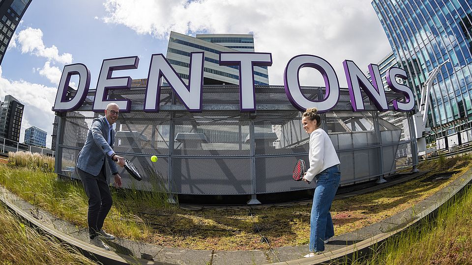 Dentons official partner van Decathlon Premier Padel Rotterdam